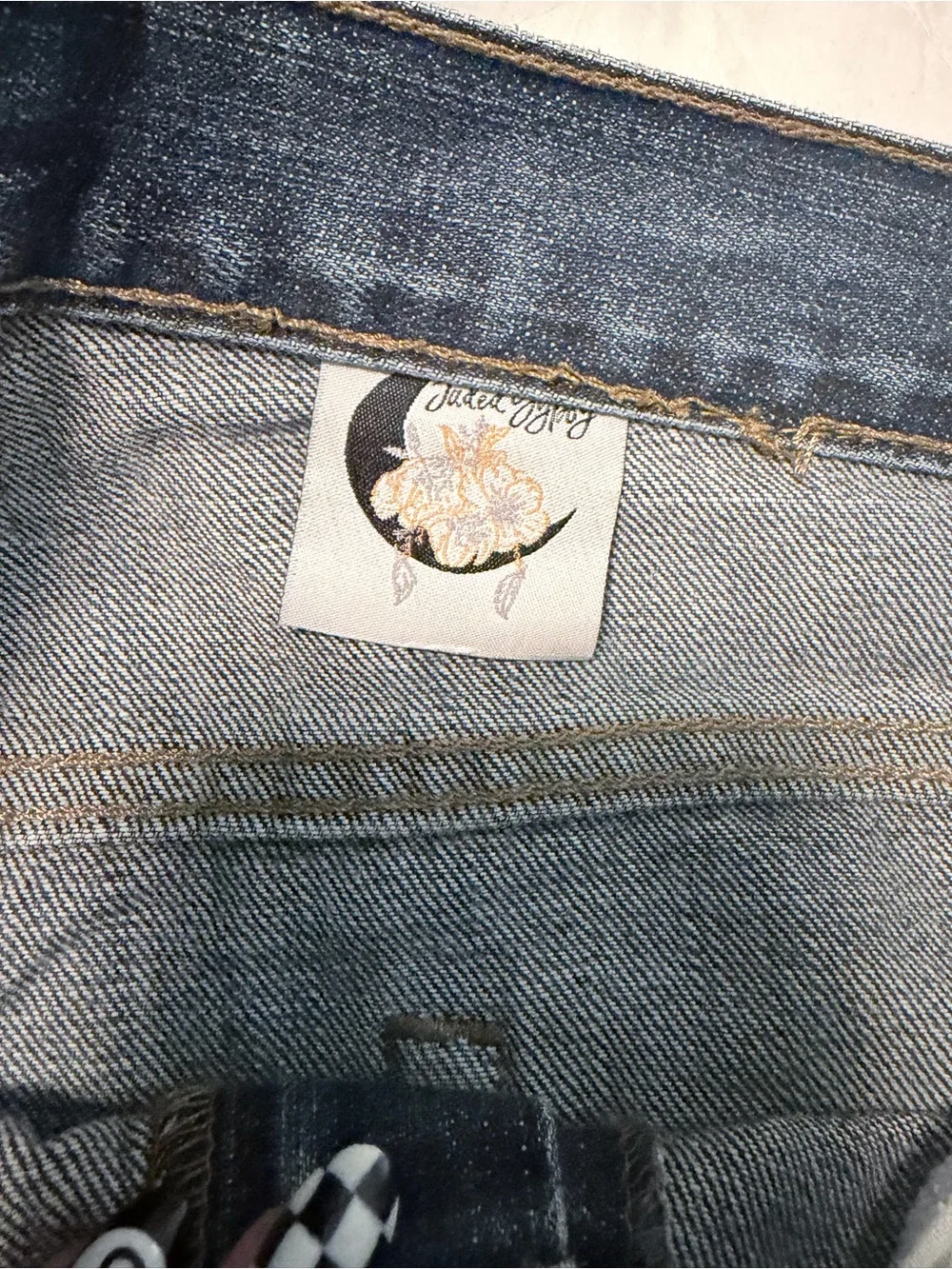 Jaded Gypsy Patch Jeans L/XL never worn - Picture 3 of 4